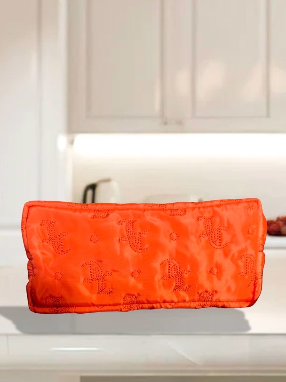 LARGE Juicy Couture Vibrant Orange Makeup Bag. Large 11x7.5 - Picture 3 of 5